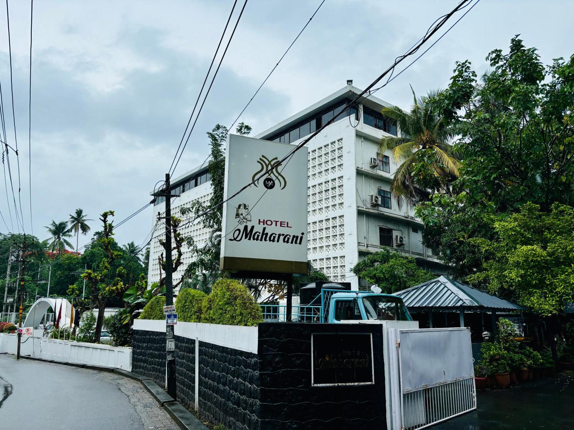 Maharani Hotel Kozhikode Exterior foto